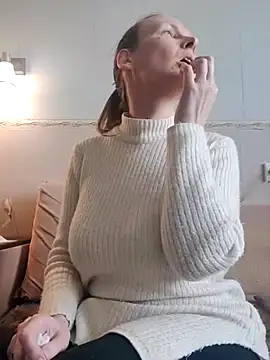 Snapshot of Evelina_cute chatting on March 2025 09:15:02 AM Evelina cute online show from March 2025 09:15:02 AM