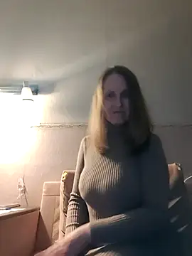 Snapshot of Evelina_cute chatting on October 2025 05:55:01 PM Evelina cute online show from October 2025 05:55:01 PM