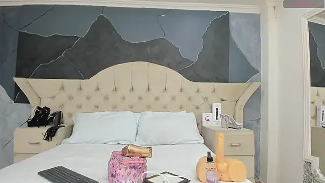 AmberGreyy  online show from February 2025 12:33:02 PM