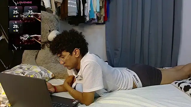 harrytwink18 online show from April 2026 02:33:01 AM