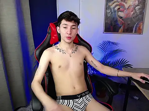 Snapshot of SebasstianGrand chatting on March 2025 12:22:01 AM SebasstianGrand online show from March 2025 12:22:01 AM