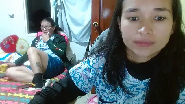 Snapshot of clayre_and_jill chatting on October 2025 12:21:02 AM clayre and jill online show from October 2025 12:21:02 AM