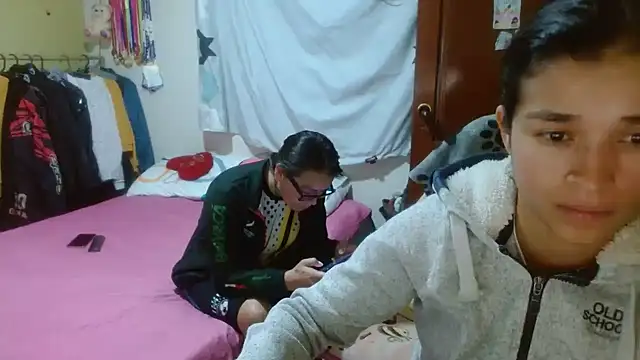 Snapshot of clayre_and_jill chatting on October 2025 04:45:02 AM clayre and jill online show from October 2025 04:45:02 AM