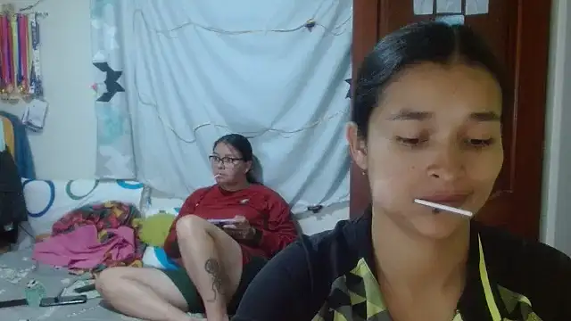 Snapshot of clayre_and_jill chatting on November 2025 04:11:02 AM clayre and jill online show from November 2025 04:11:02 AM