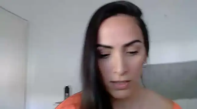 Snapshot of alessandra-a chatting on December 2024 08:50:01 PM alessandra-a online show from December 2024 08:50:01 PM