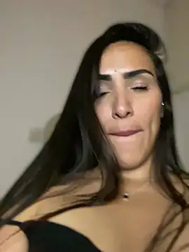 Snapshot of alessandra-a chatting on December 2024 06:37:02 AM alessandra-a online show from December 2024 06:37:02 AM