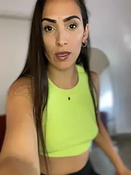 Snapshot of alessandra-a chatting on January 2025 05:06:01 PM alessandra-a online show from January 2025 05:06:01 PM