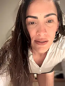 Snapshot of alessandra-a chatting on September 2025 11:37:01 PM alessandra-a online show from September 2025 11:37:01 PM