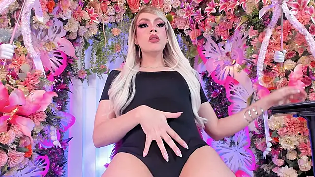Laurenn evans online show from April 2026 08:15:01 PM