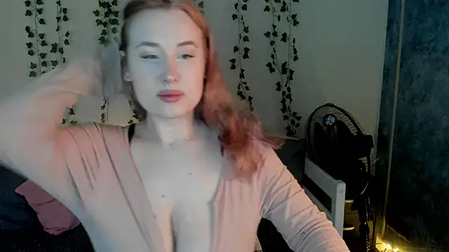 Snapshot of Emily_Gin chatting on January 2025 02:40:02 AM Emily Gin online show from January 2025 02:40:02 AM
