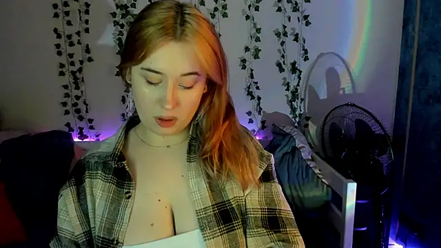 Snapshot of Emily_Gin chatting on February 2025 05:47:02 AM Emily Gin online show from February 2025 05:47:02 AM