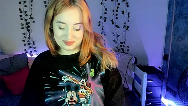 Snapshot of Emily_Gin chatting on February 2025 05:44:02 AM Emily Gin online show from February 2025 05:44:02 AM