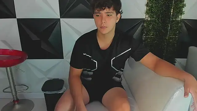 Dani cumboy online show from October 2025 02:29:02 PM