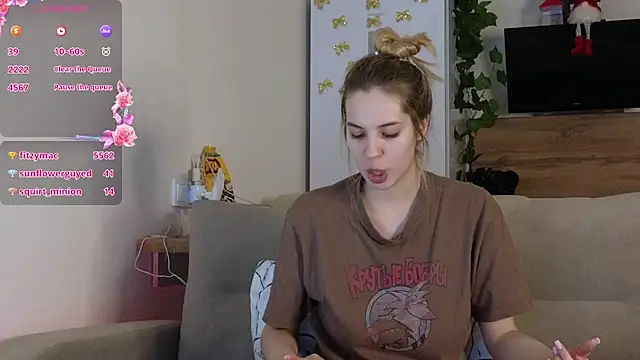 Girl alone home online show from January 2025 06:59:02 PM