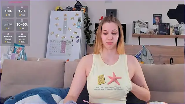 Girl alone home online show from April 2026 01:41:02 PM