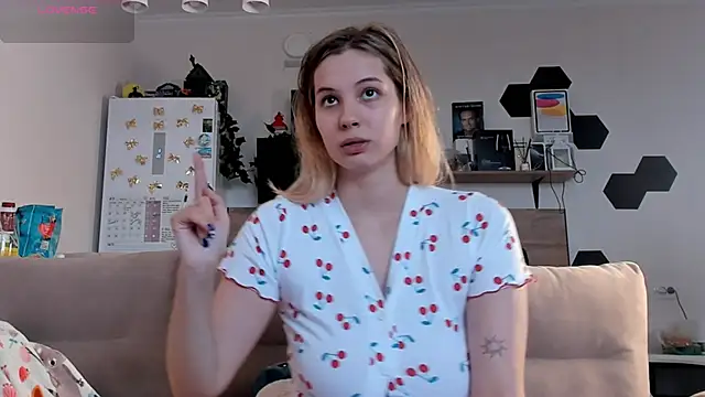 Girl alone home online show from June 2026 02:06:02 PM