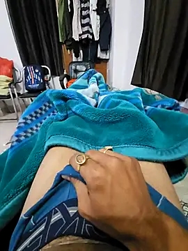 villagb12 online show from November 2025 05:53:01 PM