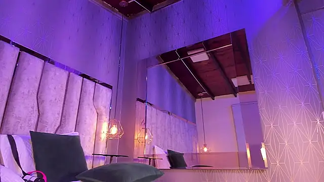 Snapshot of barbara_cambels chatting on February 2025 01:52:02 AM barbara cambels online show from February 2025 01:52:02 AM