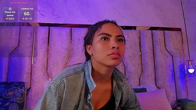 Snapshot of barbara_cambels chatting on October 2025 07:00:01 PM barbara cambels online show from October 2025 07:00:01 PM