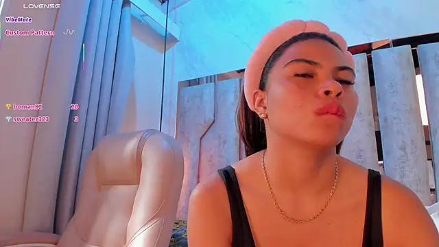 Snapshot of barbara_cambels chatting on December 2025 07:20:02 PM barbara cambels online show from December 2025 07:20:02 PM