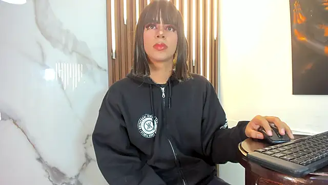 Snapshot of Tiff_Valentine chatting on February 2025 05:12:02 AM Tiff Valentine online show from February 2025 05:12:02 AM