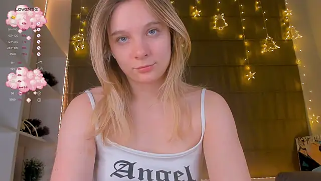 Snapshot of NaokoStifel chatting on January 2025 01:10:02 AM NaokoStifel online show from January 2025 01:10:02 AM
