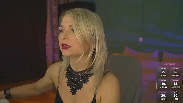 Gloria Lovely online show from May 2026 11:18:01 AM