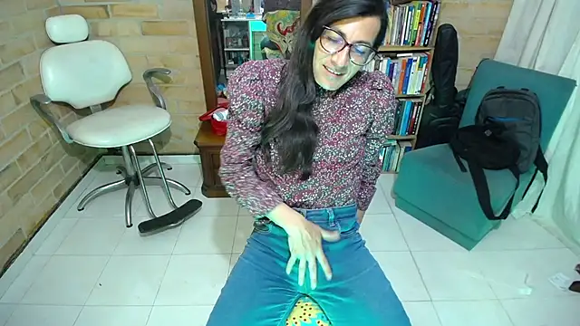 Snapshot of VioletaGomezCo chatting on September 2025 02:59:01 AM VioletaGomezCo online show from September 2025 02:59:01 AM