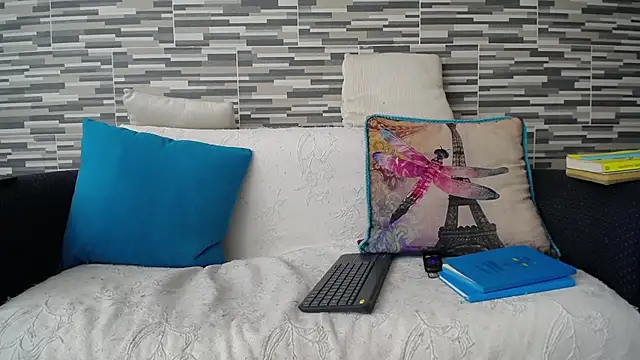 Snapshot of VioletaGomezCo chatting on September 2025 01:05:01 PM VioletaGomezCo online show from September 2025 01:05:01 PM