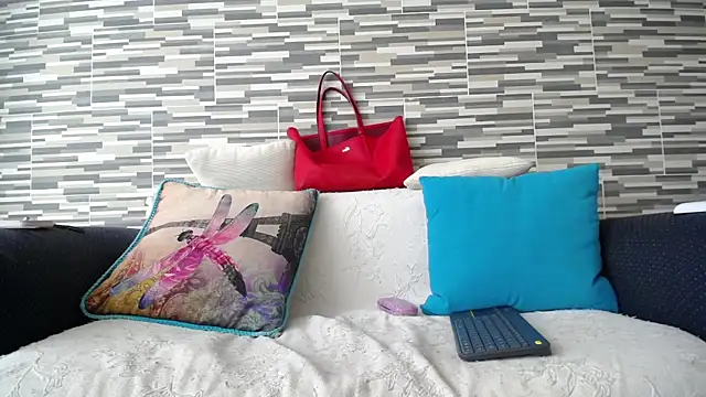 Snapshot of VioletaGomezCo chatting on October 2025 01:45:02 PM VioletaGomezCo online show from October 2025 01:45:02 PM