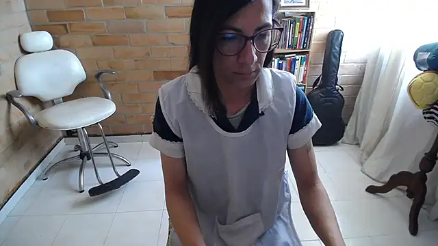 Snapshot of VioletaGomezCo chatting on October 2025 01:07:02 PM VioletaGomezCo online show from October 2025 01:07:02 PM