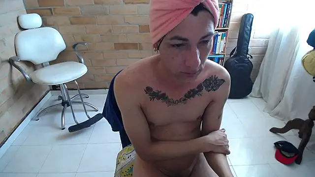 Snapshot of VioletaGomezCo chatting on October 2025 01:50:02 PM VioletaGomezCo online show from October 2025 01:50:02 PM