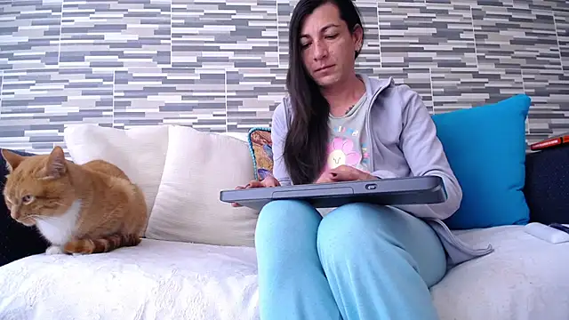 Snapshot of VioletaGomezCo chatting on November 2025 12:07:01 PM VioletaGomezCo online show from November 2025 12:07:01 PM