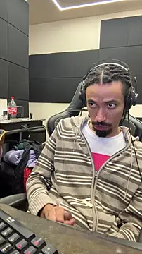 Snapshot of hotcamboy420 chatting on January 2026 04:26:01 AM hotcamboy420 online show from January 2026 04:26:01 AM