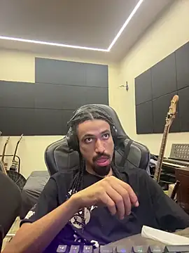 Snapshot of hotcamboy420 chatting on January 2026 04:07:02 AM hotcamboy420 online show from January 2026 04:07:02 AM