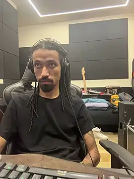 Snapshot of hotcamboy420 chatting on January 2026 05:11:01 AM hotcamboy420 online show from January 2026 05:11:01 AM