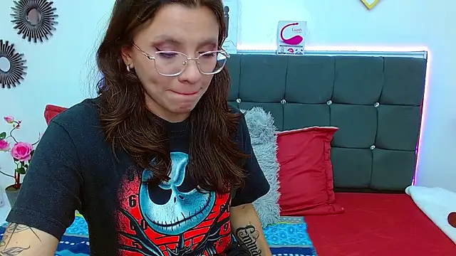 Snapshot of karlamorris_ chatting on February 2025 04:20:02 PM karlamorris online show from February 2025 04:20:02 PM