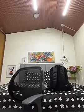 karlamorris  online show from May 2026 01:38:01 PM