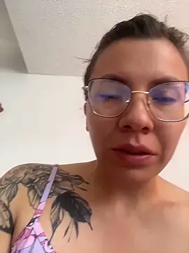karlamorris  online show from May 2026 01:06:02 PM