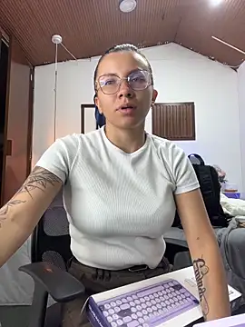 karlamorris  online show from June 2026 01:43:02 PM