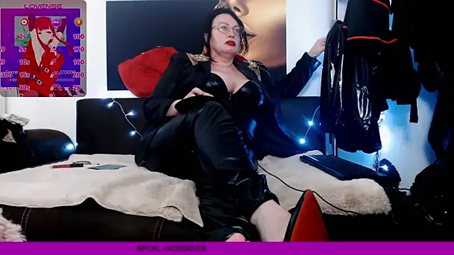 Snapshot of NannaGlossa chatting on September 2025 08:19:01 AM NannaGlossa online show from September 2025 08:19:01 AM