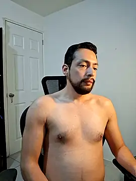 Andresarr93 online show from November 2025 08:30:01 PM