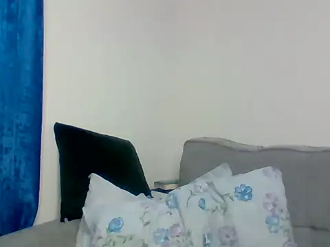 Snapshot of _crystal_princesss chatting on November 2025 01:11:01 AM crystal princesss online show from November 2025 01:11:01 AM