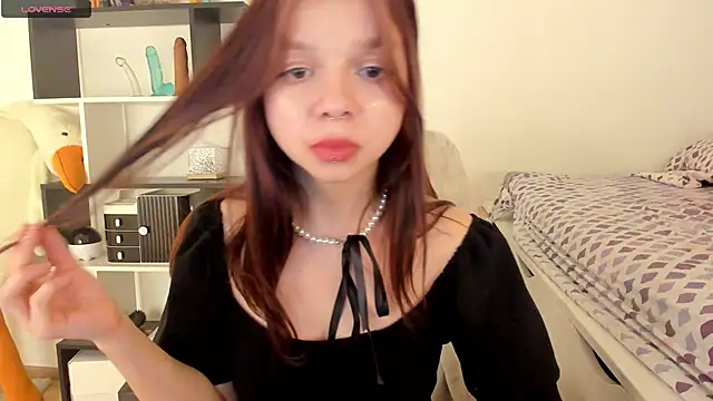 Snapshot of crystal_lilith chatting on February 2025 04:30:02 PM crystal lilith online show from February 2025 04:30:02 PM