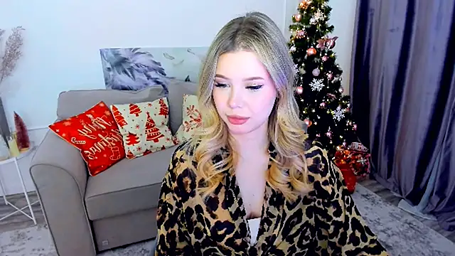 FollowLovee online show from December 2025 07:29:02 PM