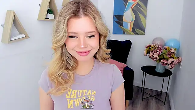 FollowLovee online show from June 2026 03:40:01 AM