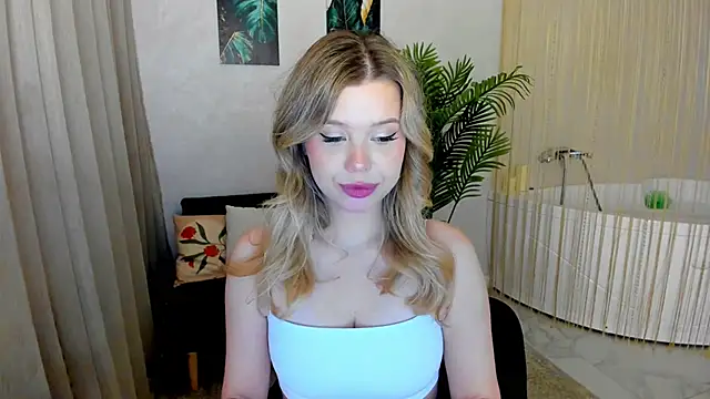 FollowLovee online show from June 2026 07:49:01 PM
