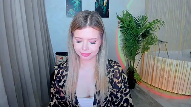 FollowLovee online show from June 2026 07:45:01 PM