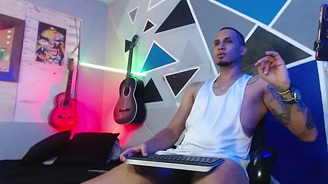 MagnusFrost online show from October 2025 04:46:02 AM