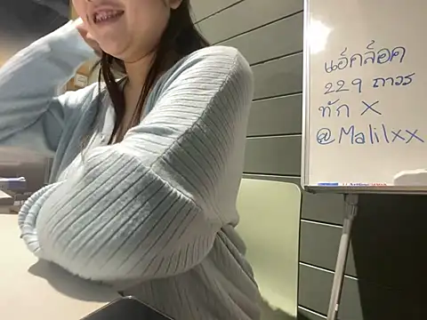 Snapshot of iamMalixxx chatting on December 2024 06:03:02 AM iamMalixxx online show from December 2024 06:03:02 AM